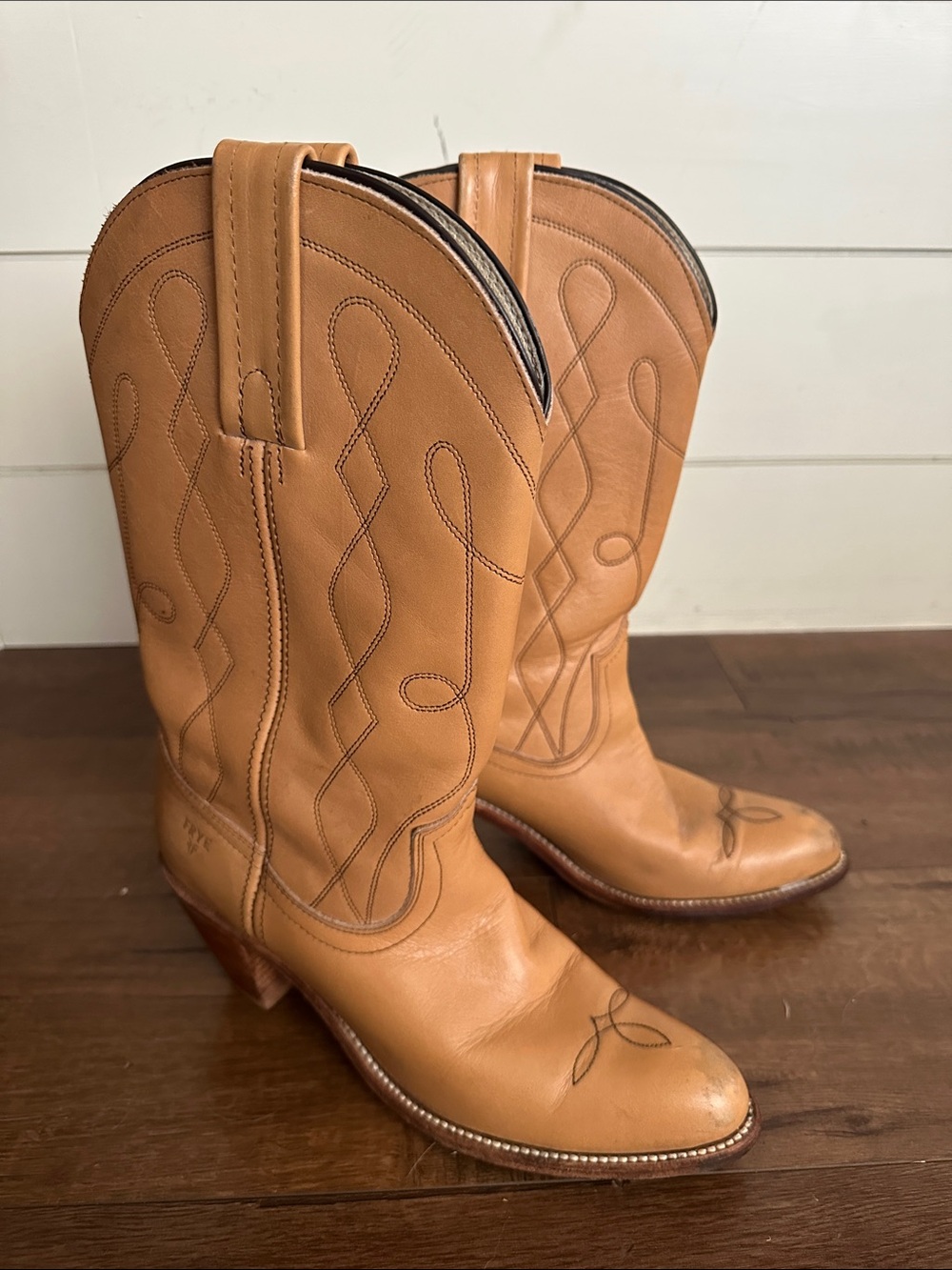 Frye Women's Tan Leather Western Heeled Boots